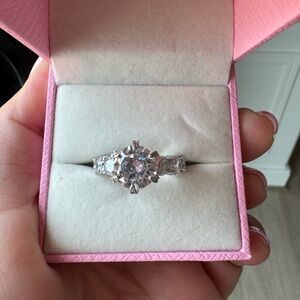 Elegant Silver Women's Ring